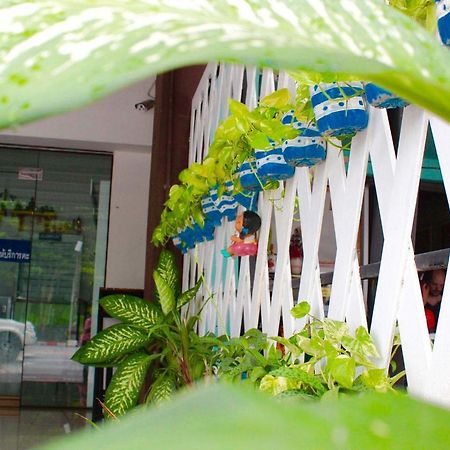 Phuthara Hostel Phuket Kültér fotó