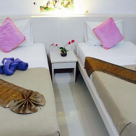 Phuthara Hostel Phuket Kültér fotó