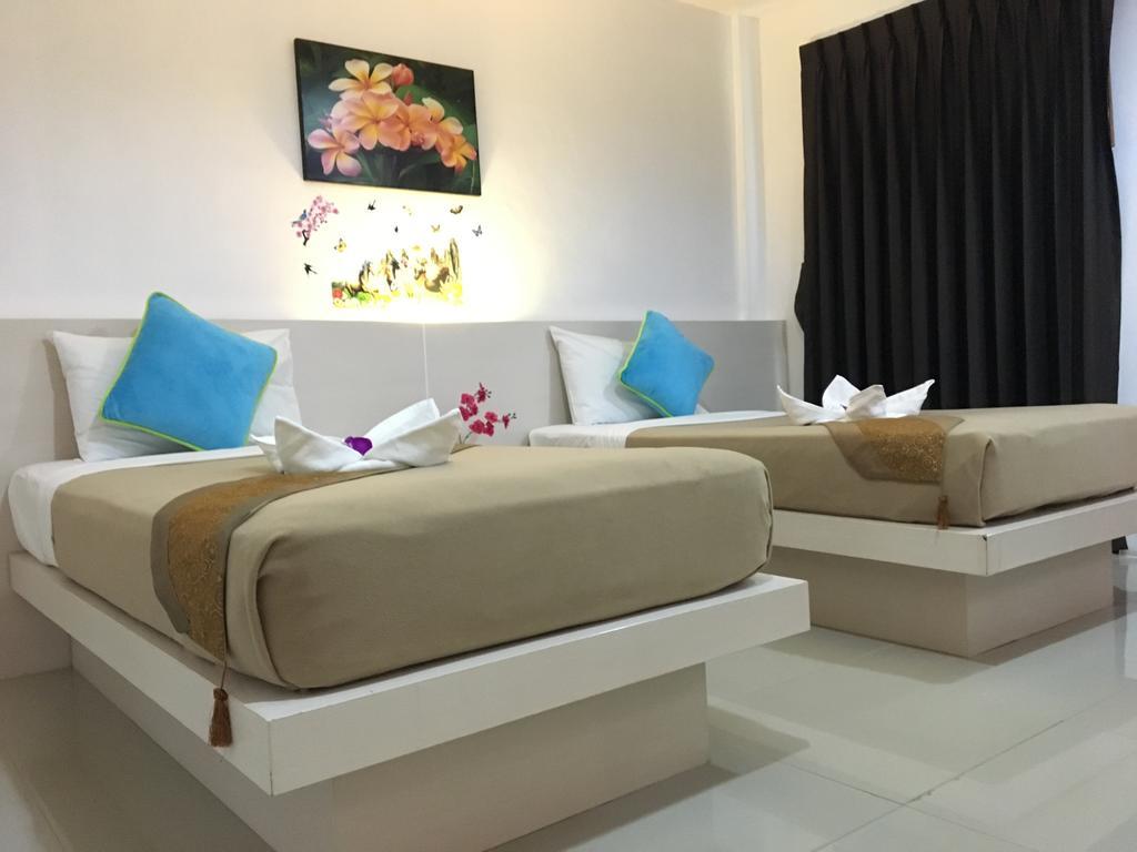 Phuthara Hostel Phuket Kültér fotó