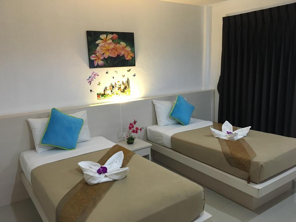 Phuthara Hostel Phuket Kültér fotó