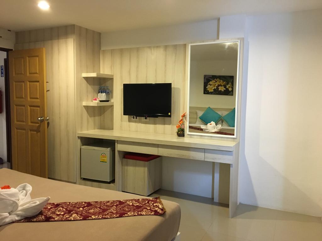 Phuthara Hostel Phuket Kültér fotó