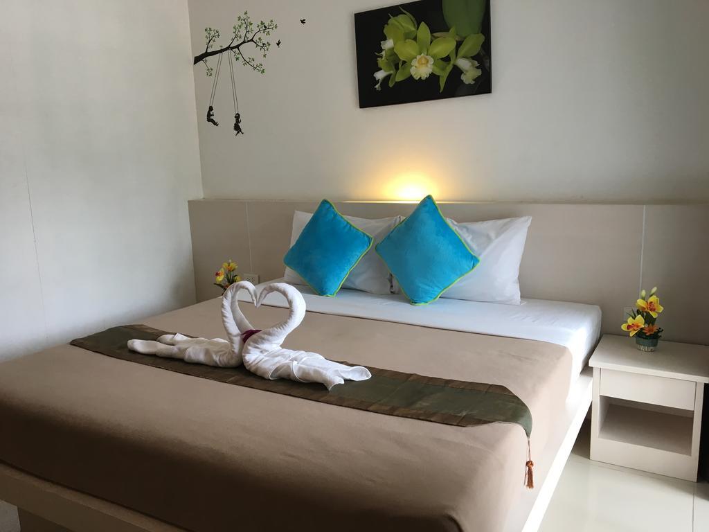 Phuthara Hostel Phuket Kültér fotó