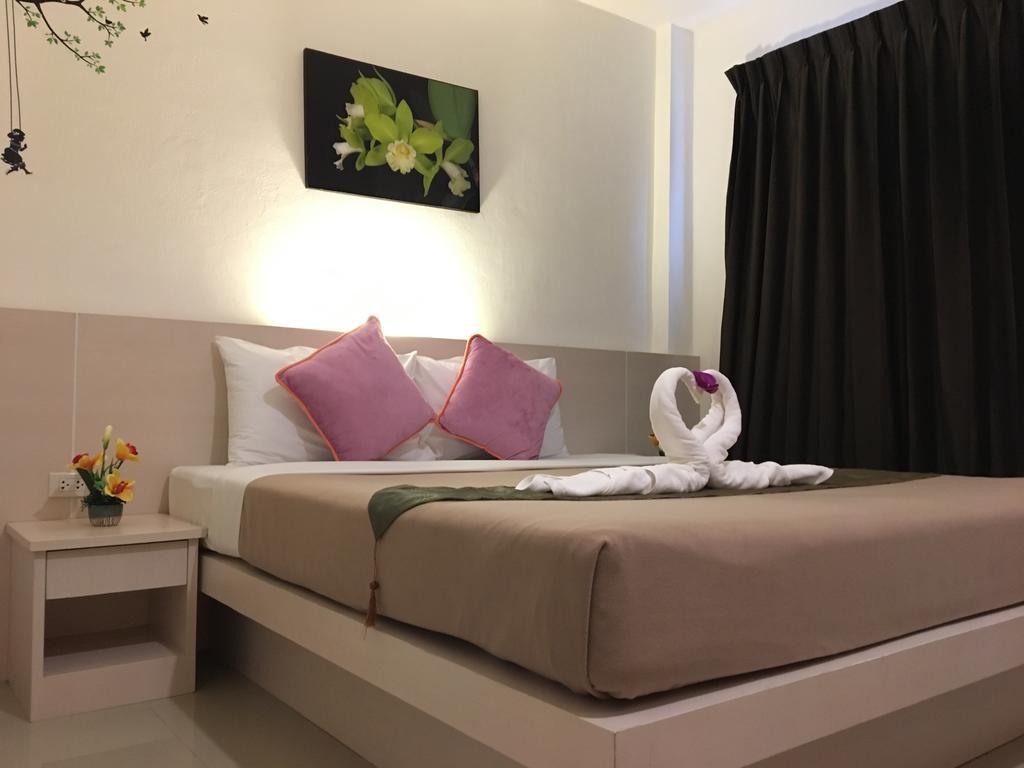 Phuthara Hostel Phuket Kültér fotó