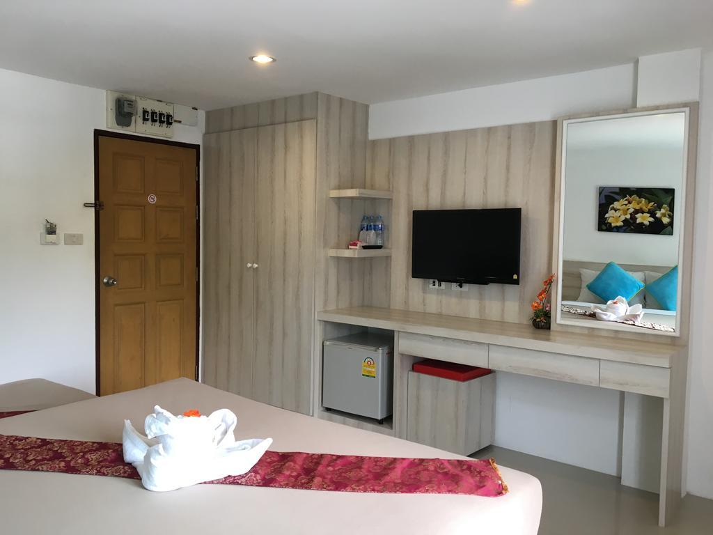 Phuthara Hostel Phuket Kültér fotó