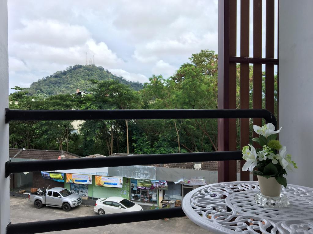 Phuthara Hostel Phuket Kültér fotó