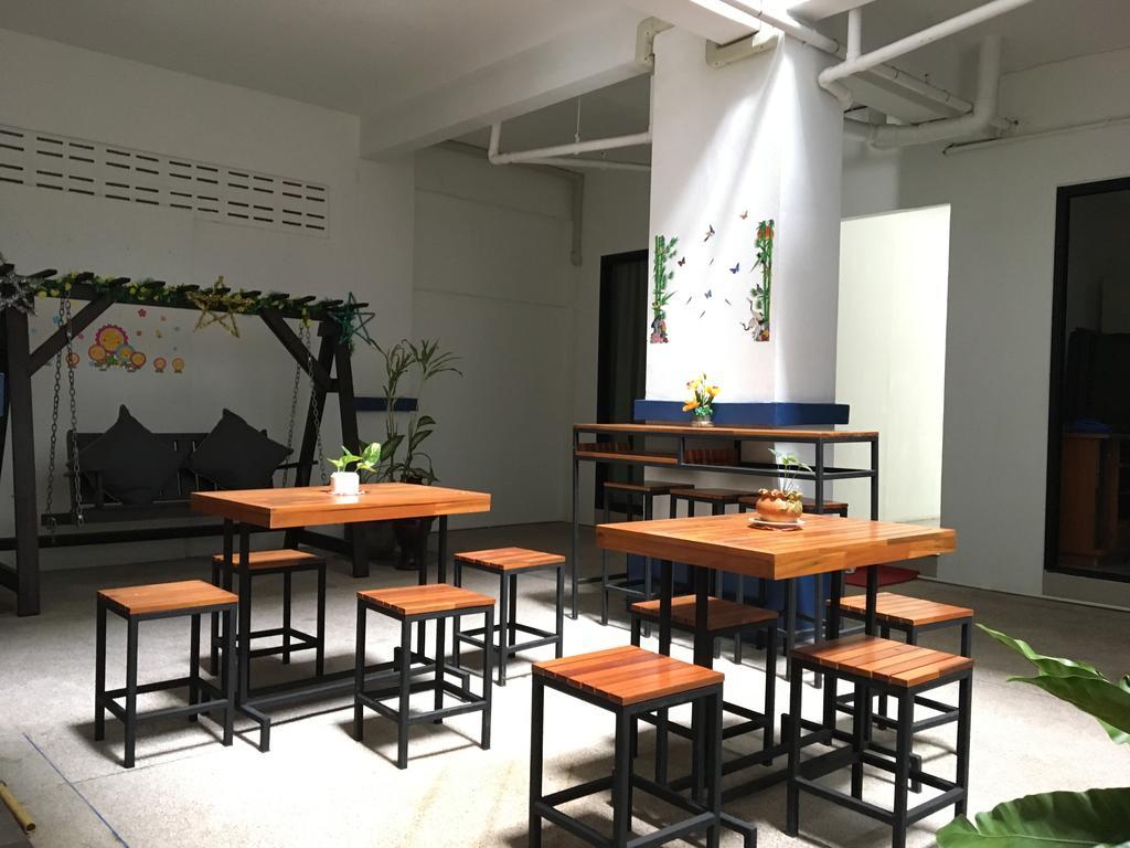 Phuthara Hostel Phuket Kültér fotó