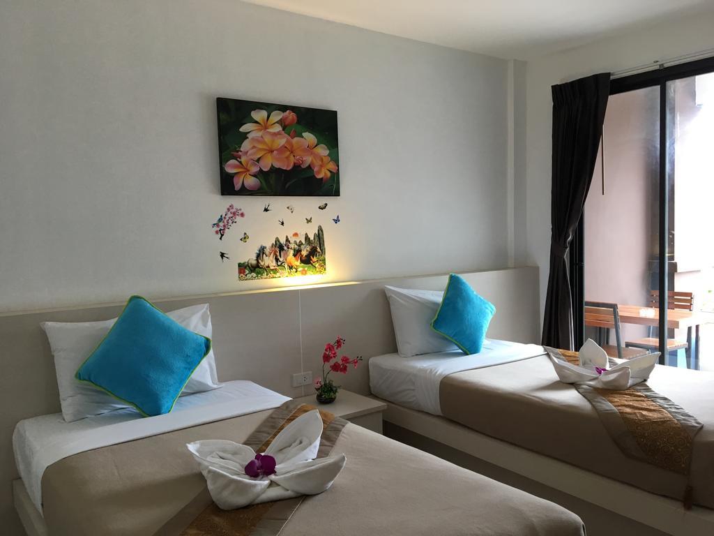 Phuthara Hostel Phuket Kültér fotó