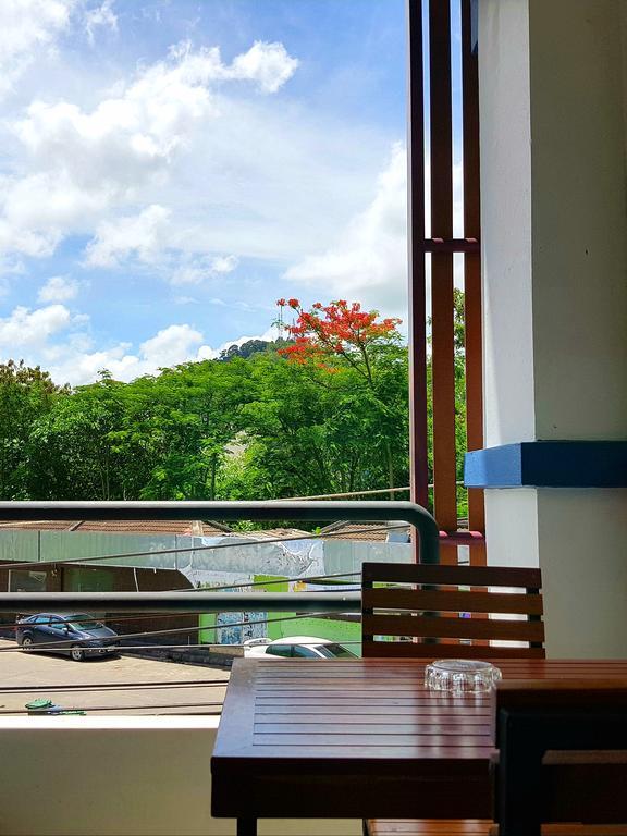 Phuthara Hostel Phuket Kültér fotó