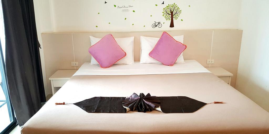 Phuthara Hostel Phuket Kültér fotó