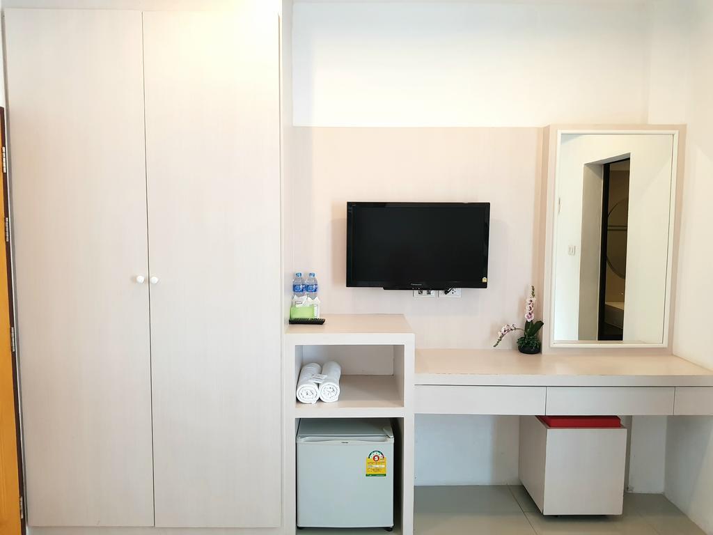 Phuthara Hostel Phuket Kültér fotó