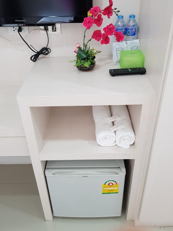 Phuthara Hostel Phuket Kültér fotó