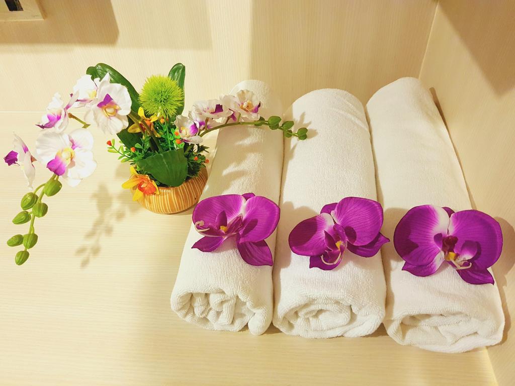 Phuthara Hostel Phuket Kültér fotó