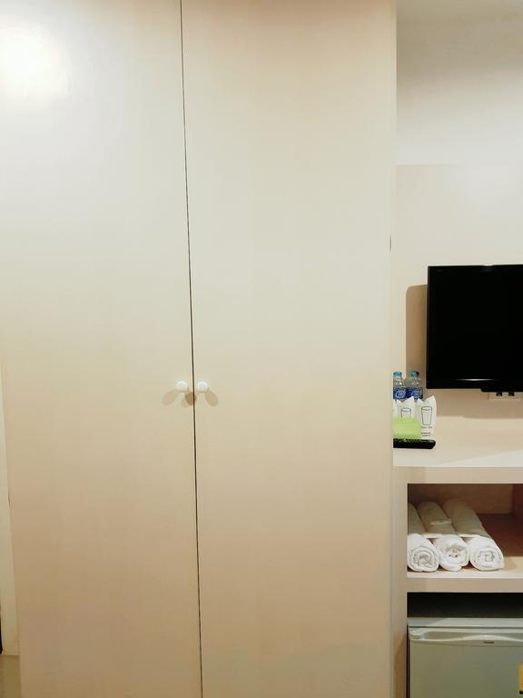 Phuthara Hostel Phuket Kültér fotó