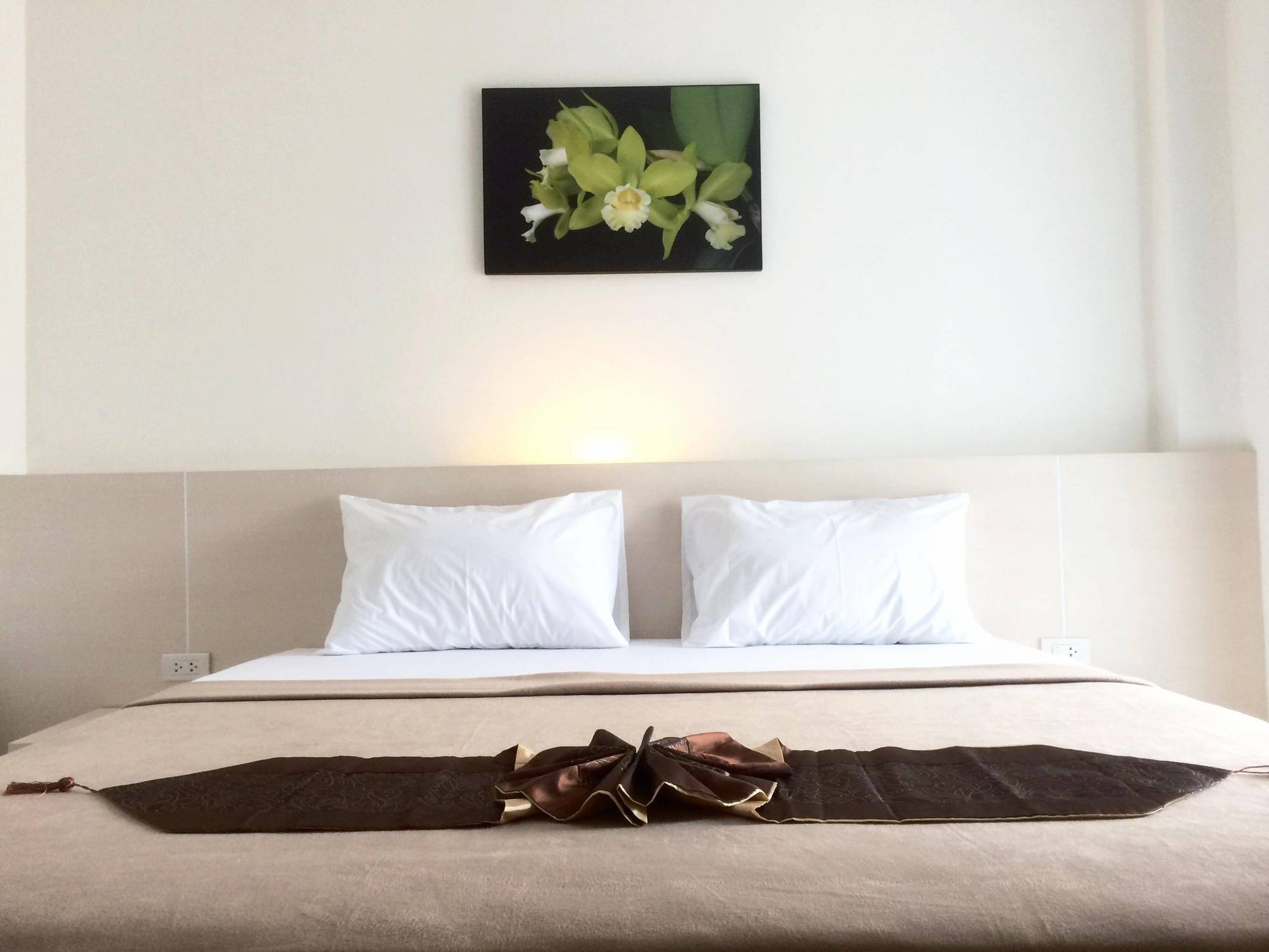 Phuthara Hostel Phuket Kültér fotó