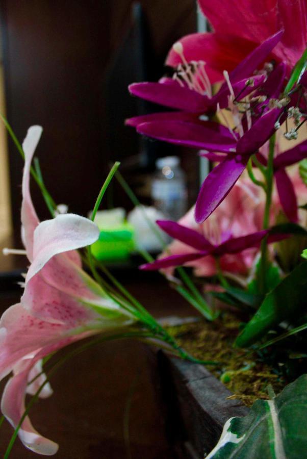 Phuthara Hostel Phuket Kültér fotó