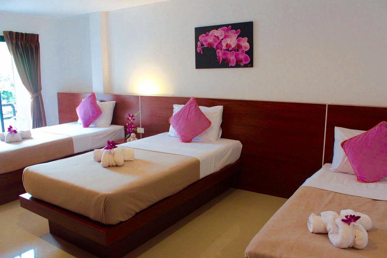 Phuthara Hostel Phuket Kültér fotó