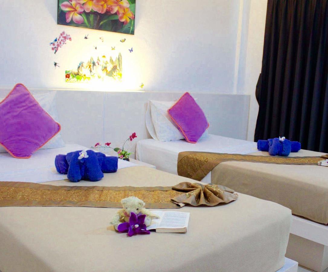 Phuthara Hostel Phuket Kültér fotó