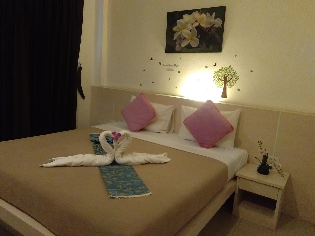 Phuthara Hostel Phuket Kültér fotó