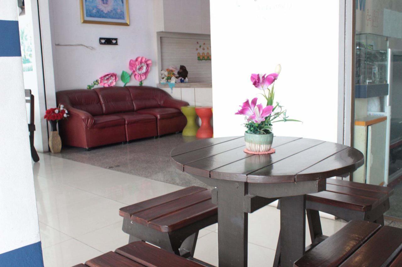Phuthara Hostel Phuket Kültér fotó