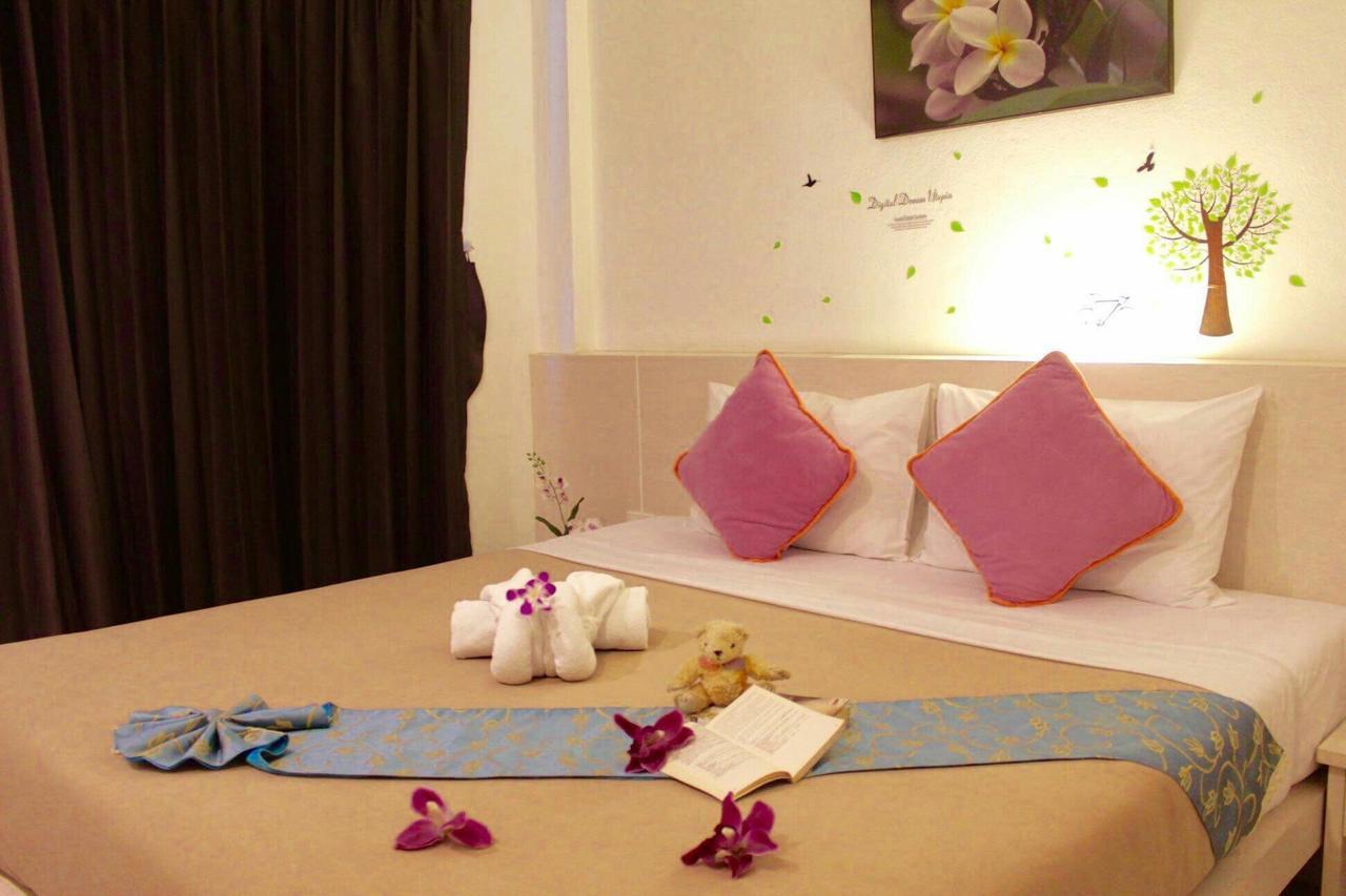 Phuthara Hostel Phuket Kültér fotó