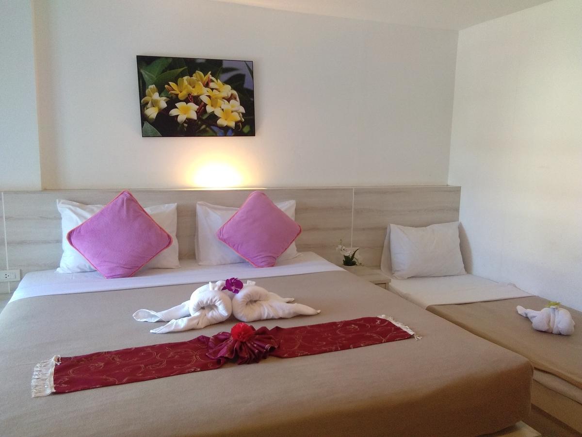 Phuthara Hostel Phuket Kültér fotó