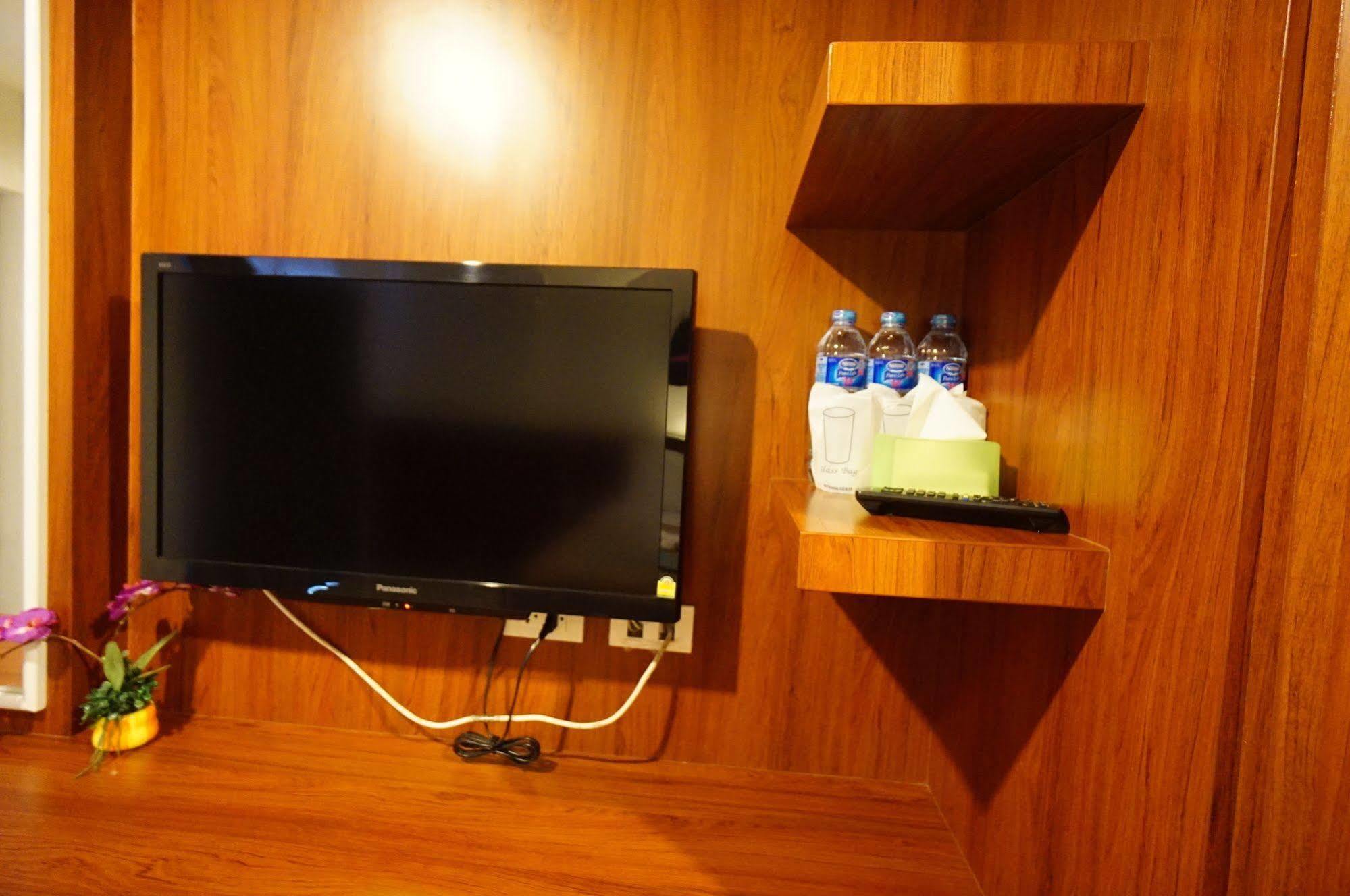 Phuthara Hostel Phuket Kültér fotó